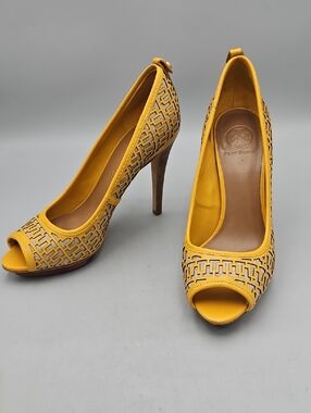 Tory Burch REGAN Yellow Peep Toe Laser cut Platform Heels Womens Size 10